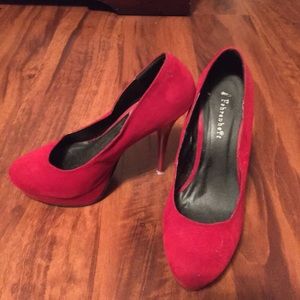 Red velvet pumps